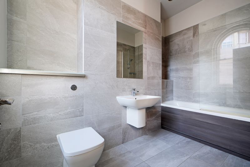 Property photo 3 of 11 Bathroom