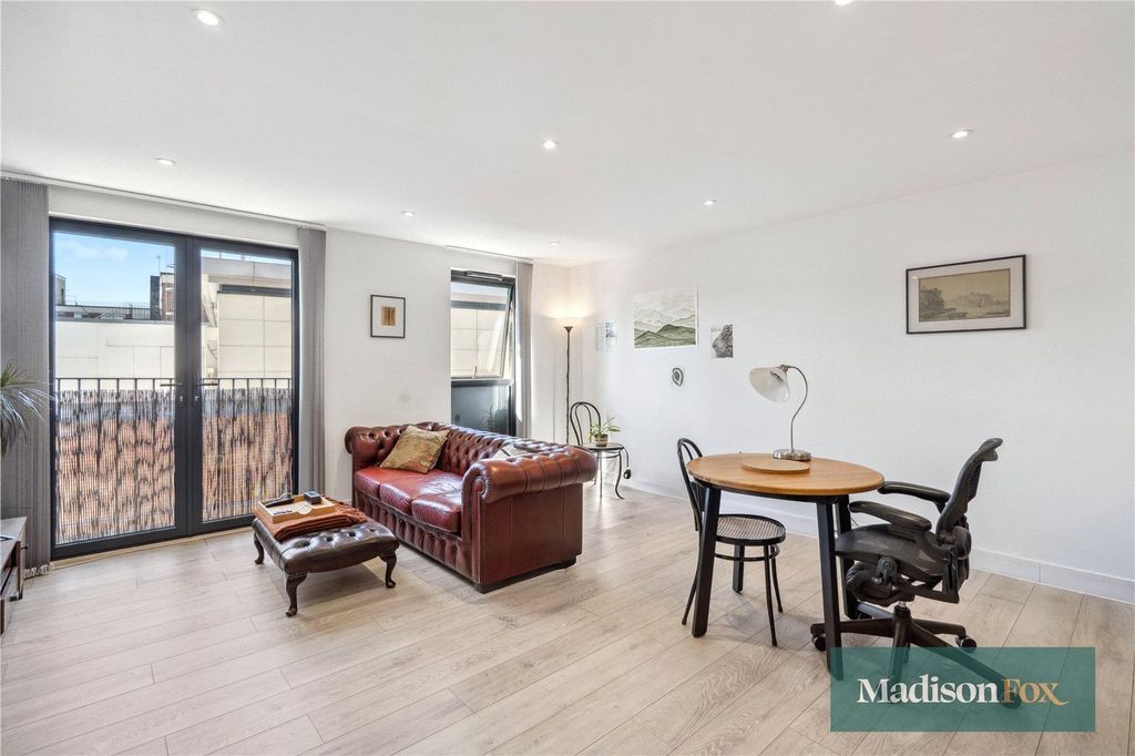 Property photo 2 of 11 Picture No. 28