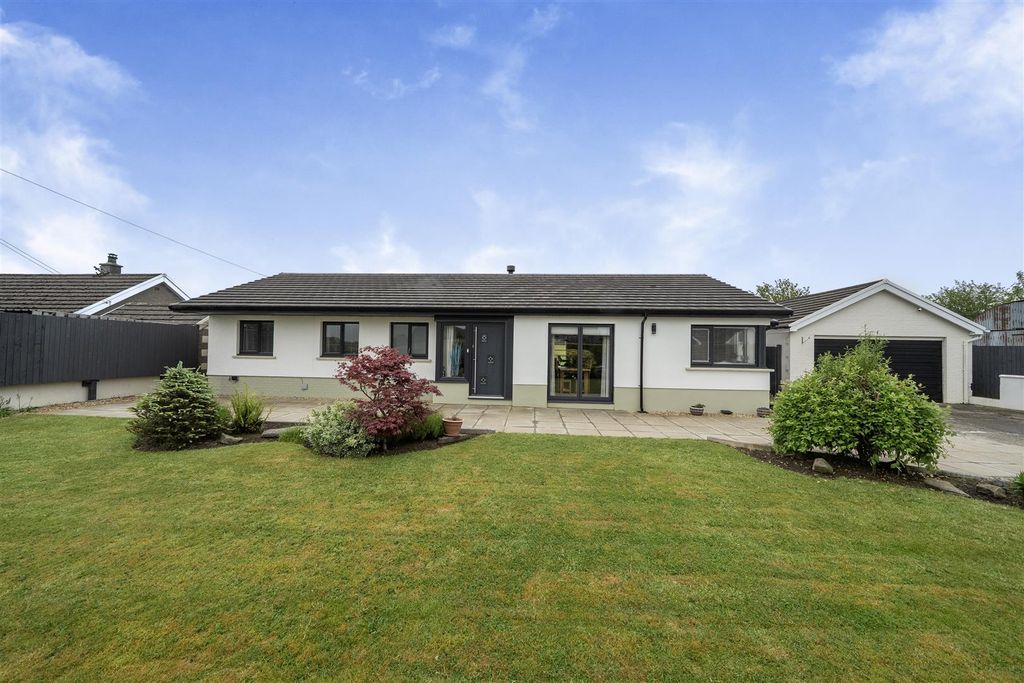 Property photo 1 of 27 1463131-2-6A0ee933d24c7.Jpg