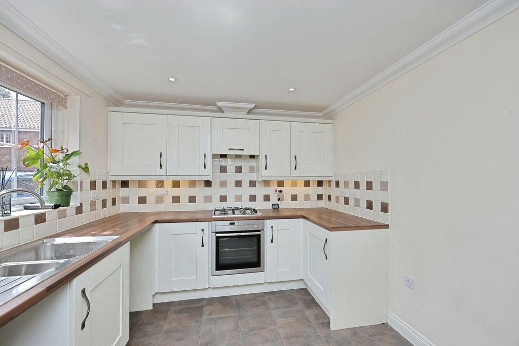 Property photo 3 of 15 Pbox-Img.Jpg