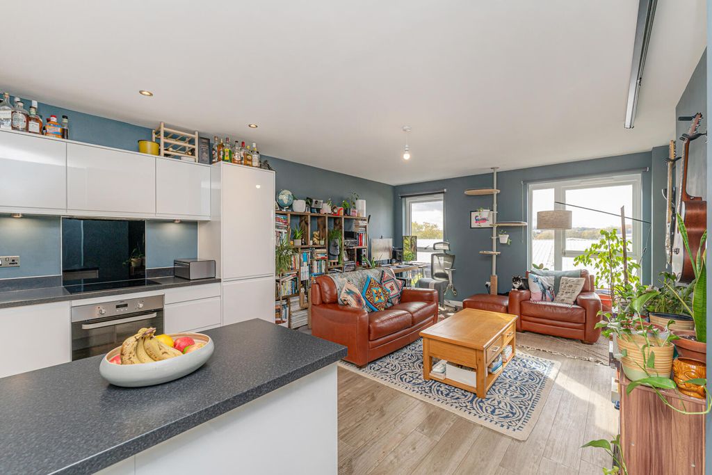 Property photo 3 of 20 Living Room