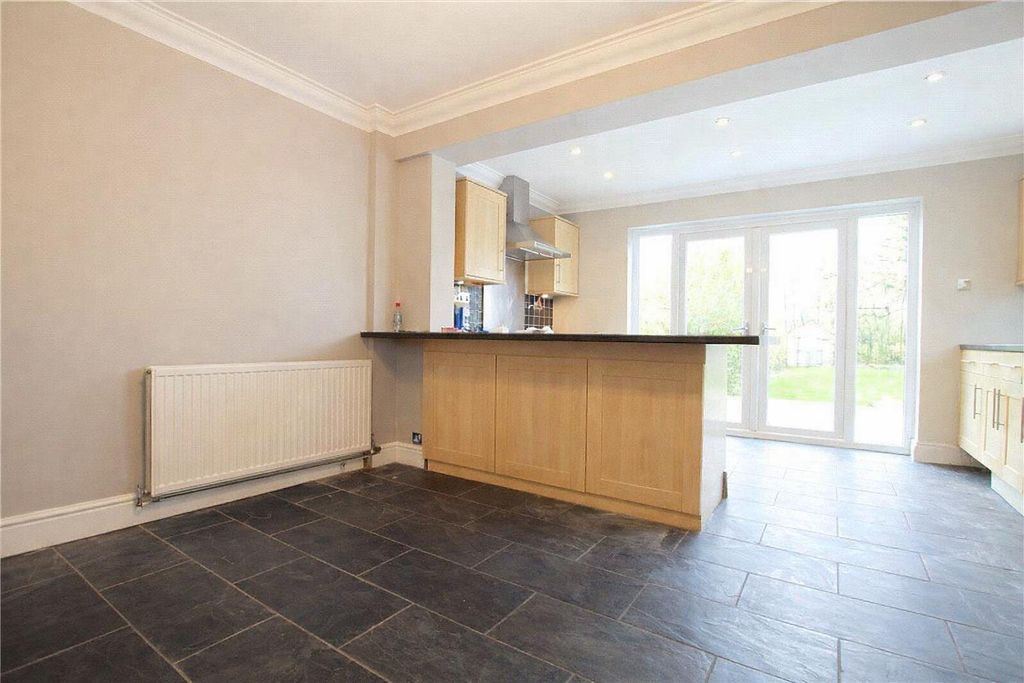 Property photo 2 of 12 Kitchen