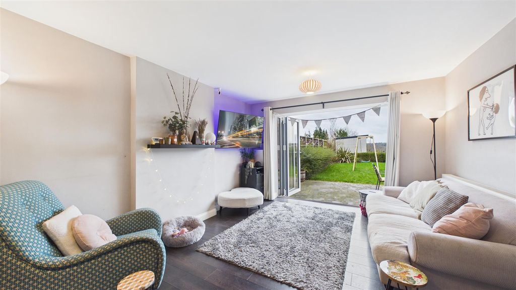 Property photo 2 of 19 Lounge Diner