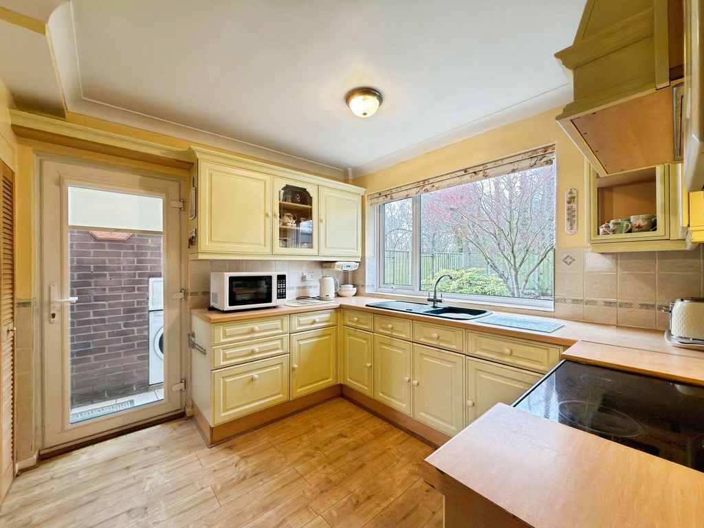 Property photo 2 of 25