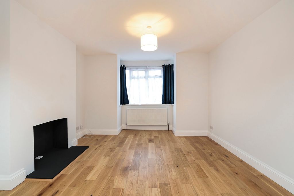 Property photo 3 of 13 Pbox-Img.Jpg