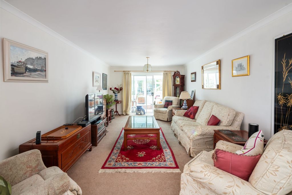 Property photo 3 of 20