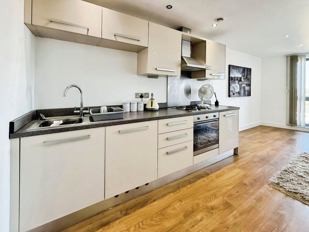 Property photo 2 of 5 Picture No. 17