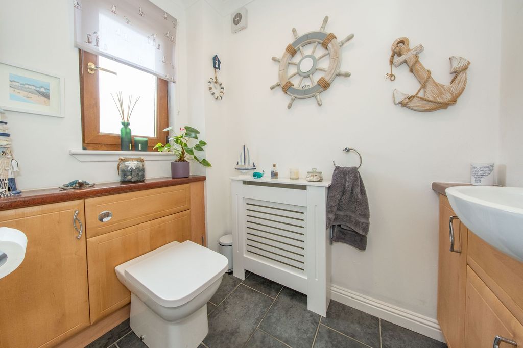 Additional image 14 of 4 bed detached house for sale2 Holmes Court, Broxburn EH52