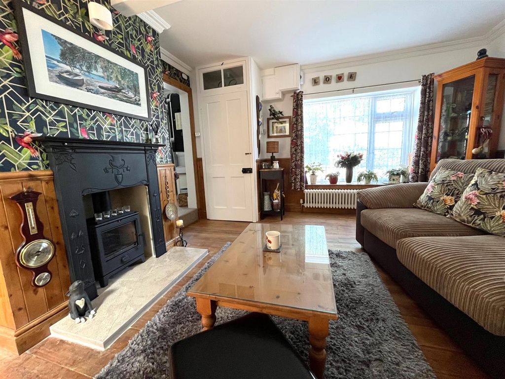 Property photo 3 of 28 4246 Loungefireplace.Jpg