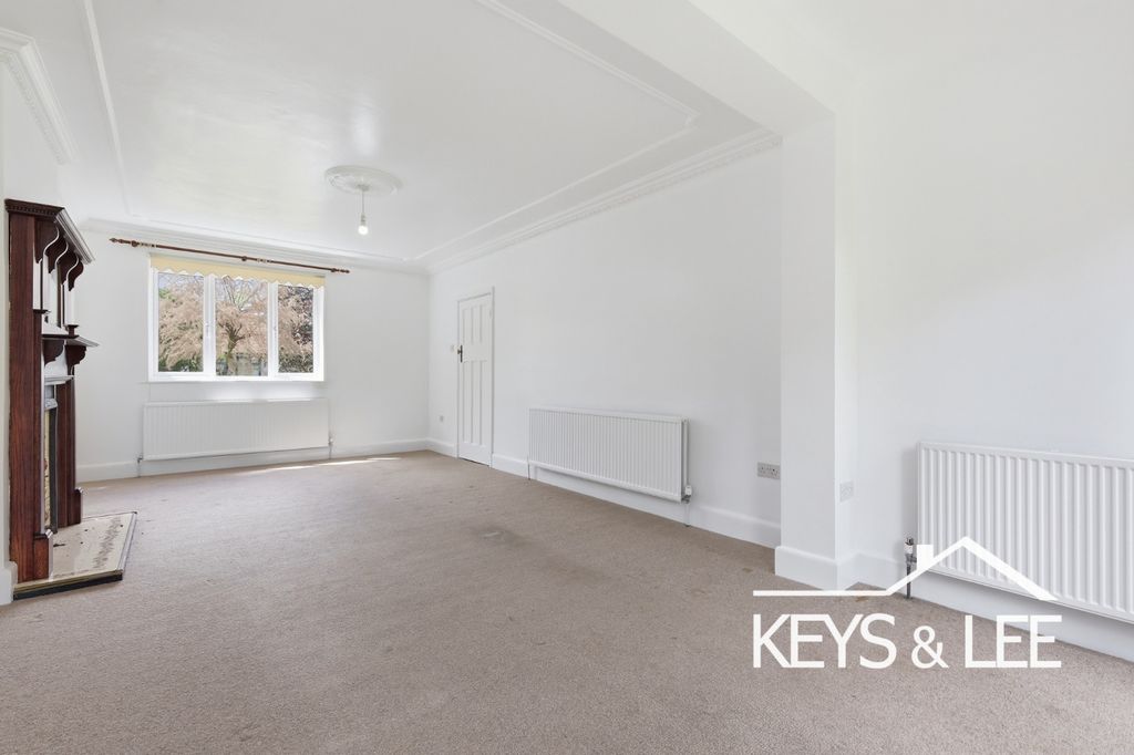 Property photo 3 of 19 4686634