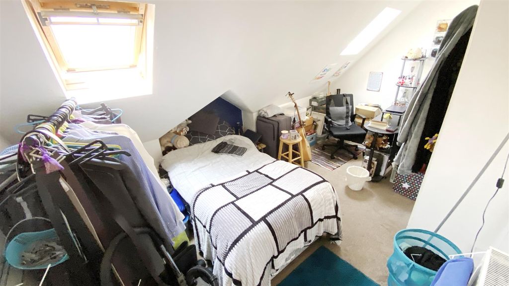 Property photo 3 of 14 Double Bedroom