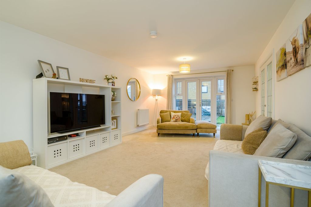 Property photo 3 of 23