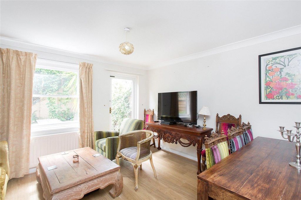 Property photo 2 of 8