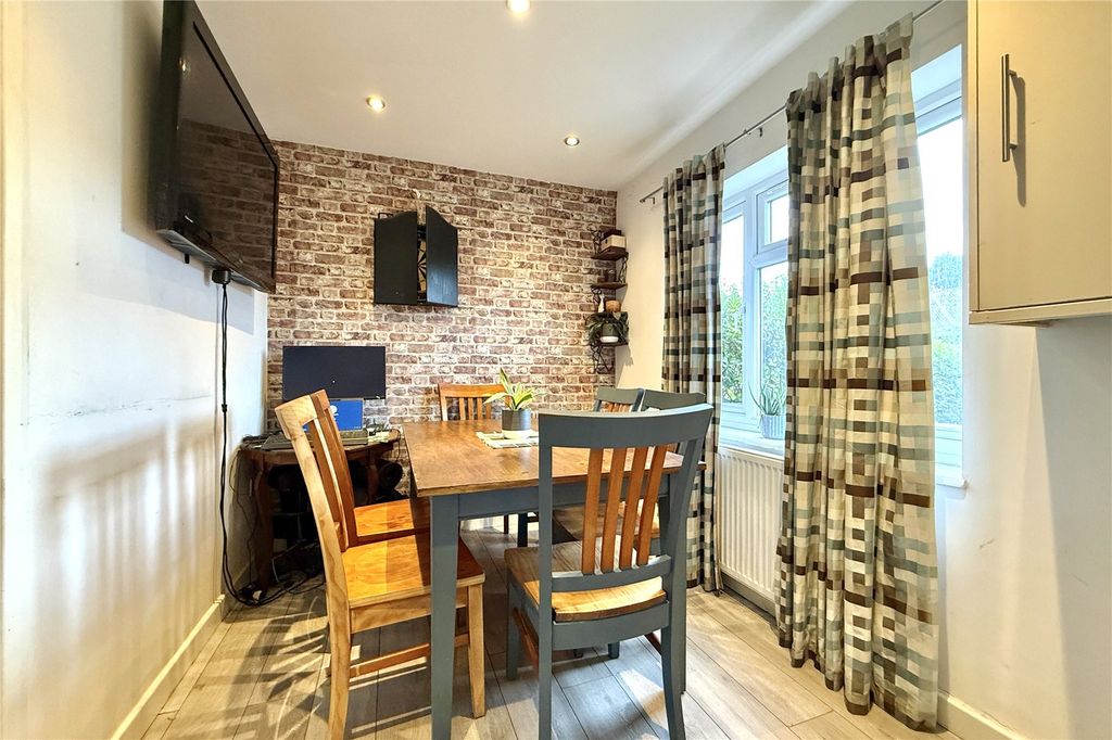 Property photo 3 of 14 Picture No. 12