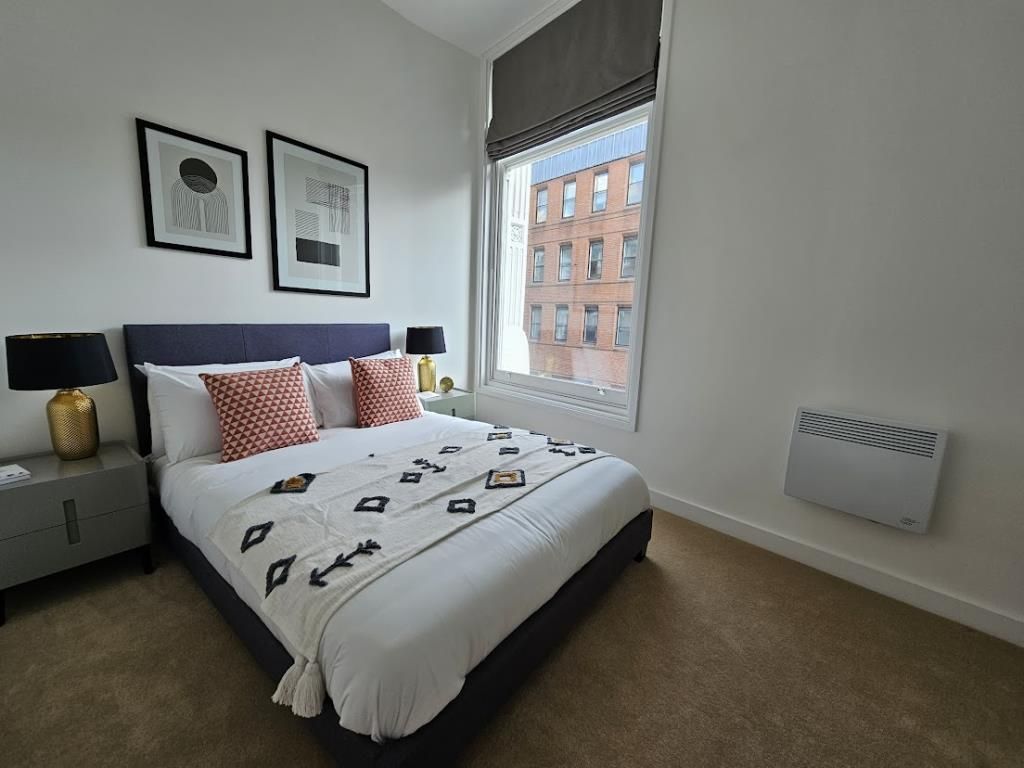 Property photo 2 of 10 Bedroom