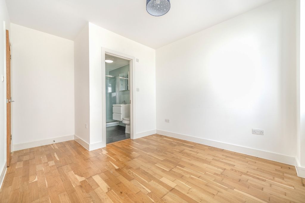 Property photo 3 of 17 4343062