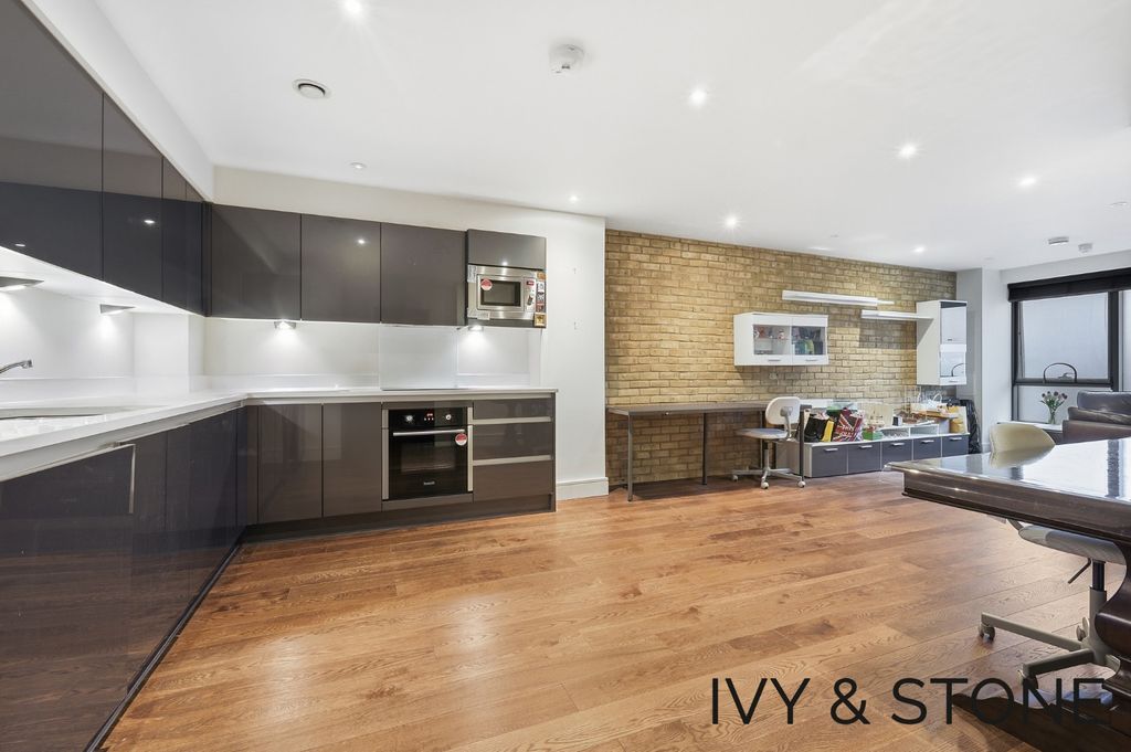 Property photo 1 of 19 4536010