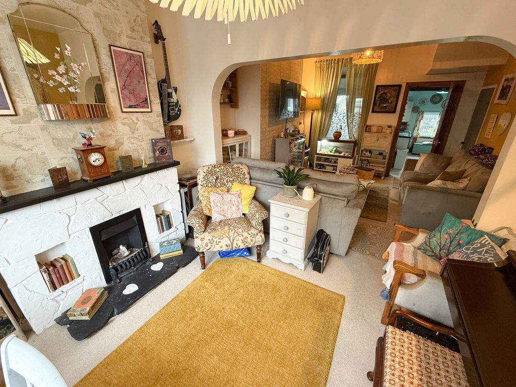 Property photo 3 of 17