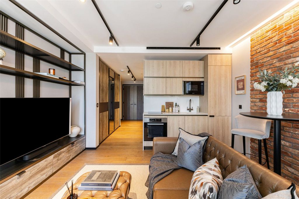 Property photo 2 of 16 Living Room