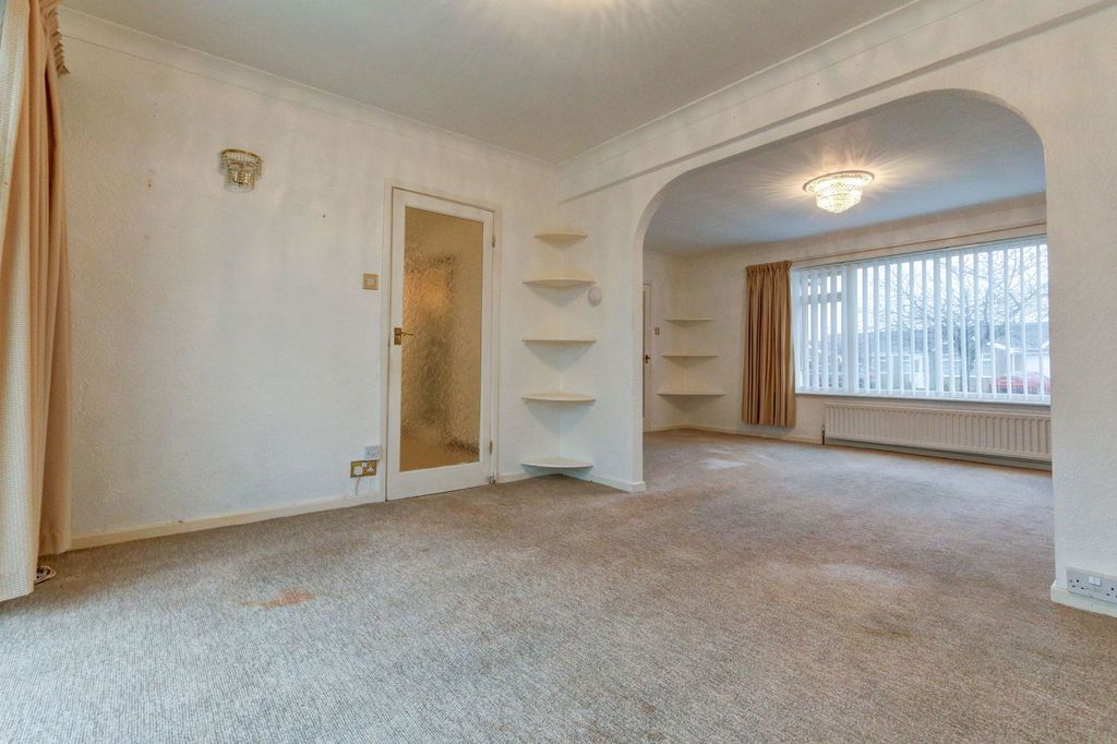 Property photo 3 of 19