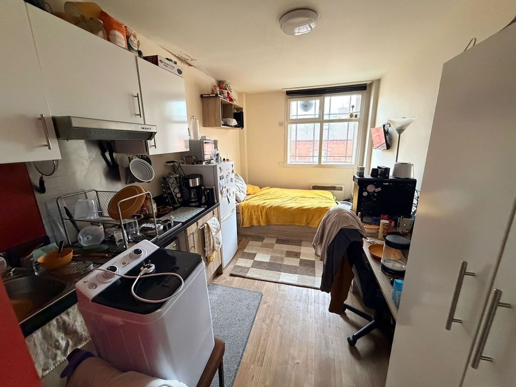 Property photo 2 of 7 Bank938374Img_0563.Jpg