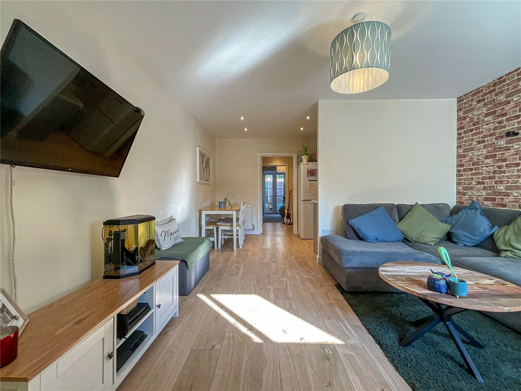 Property photo 3 of 15 Picture No. 06