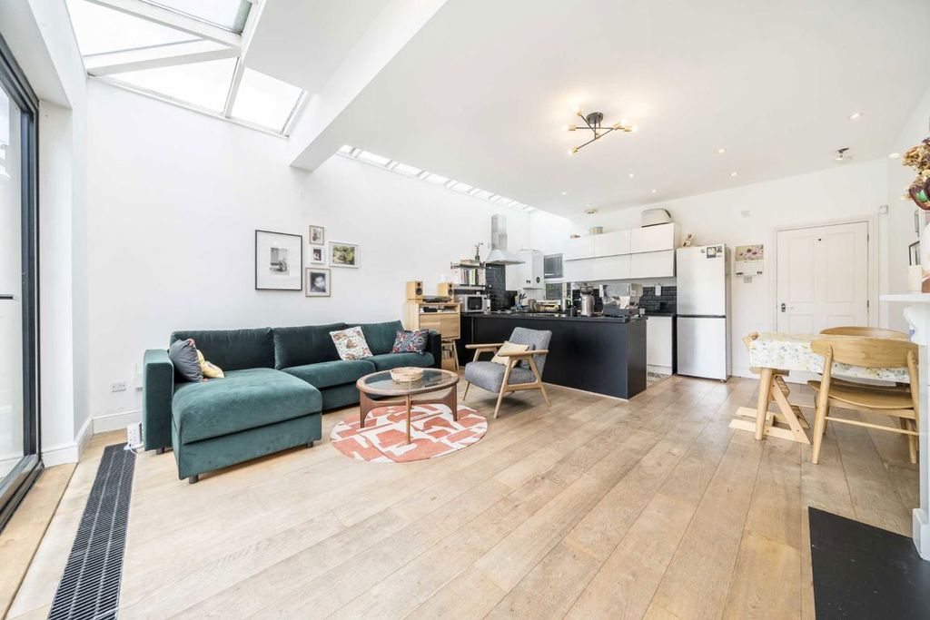 Property photo 1 of 8