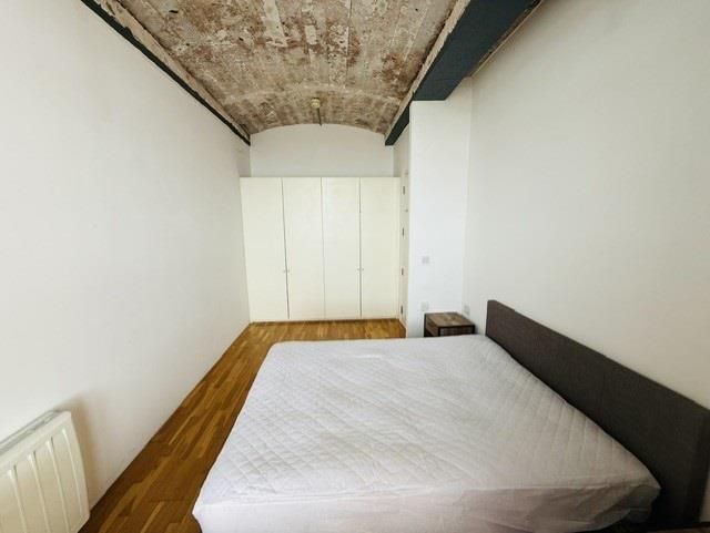 Property photo 2 of 6 Bedroom