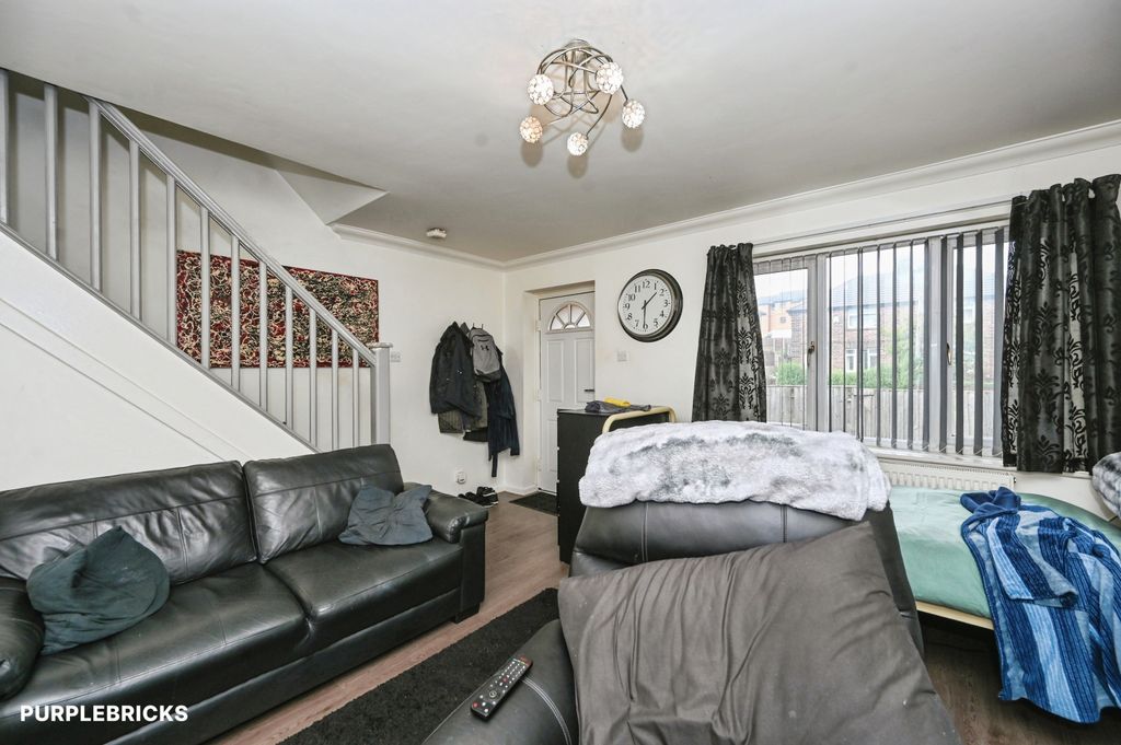 Property photo 2 of 21