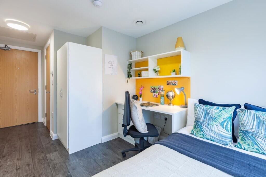 Property photo 3 of 14