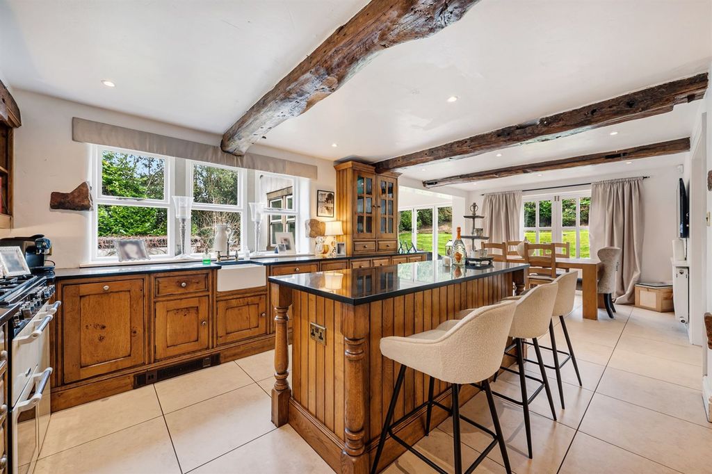 Property photo 3 of 32 Kitchen