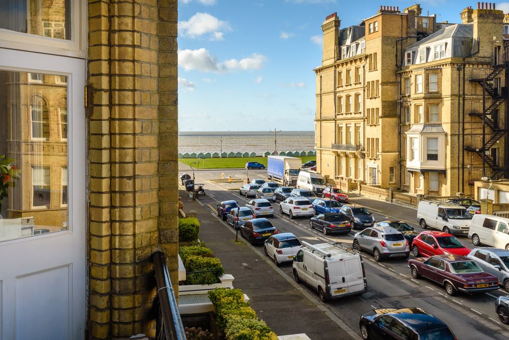 Property photo 2 of 10 Sea View