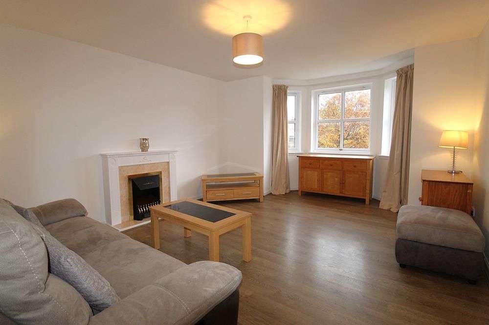 Property photo 1 of 12 Lounge