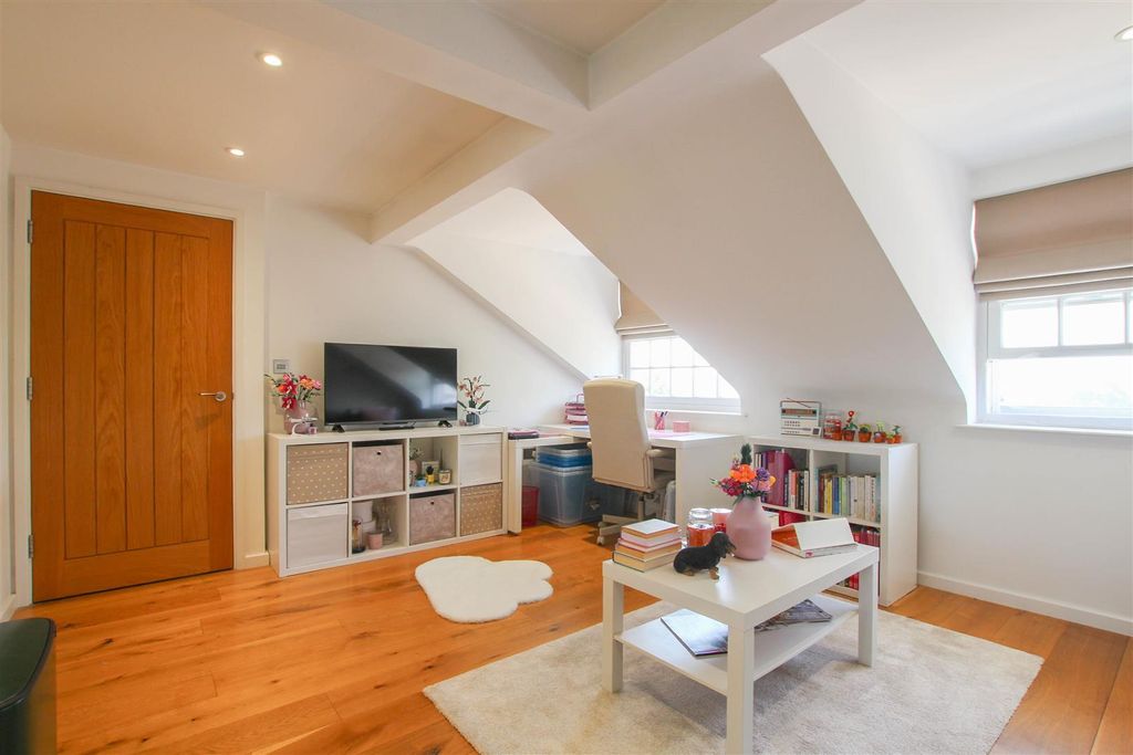 Property photo 3 of 12 Img_0082.Jpg