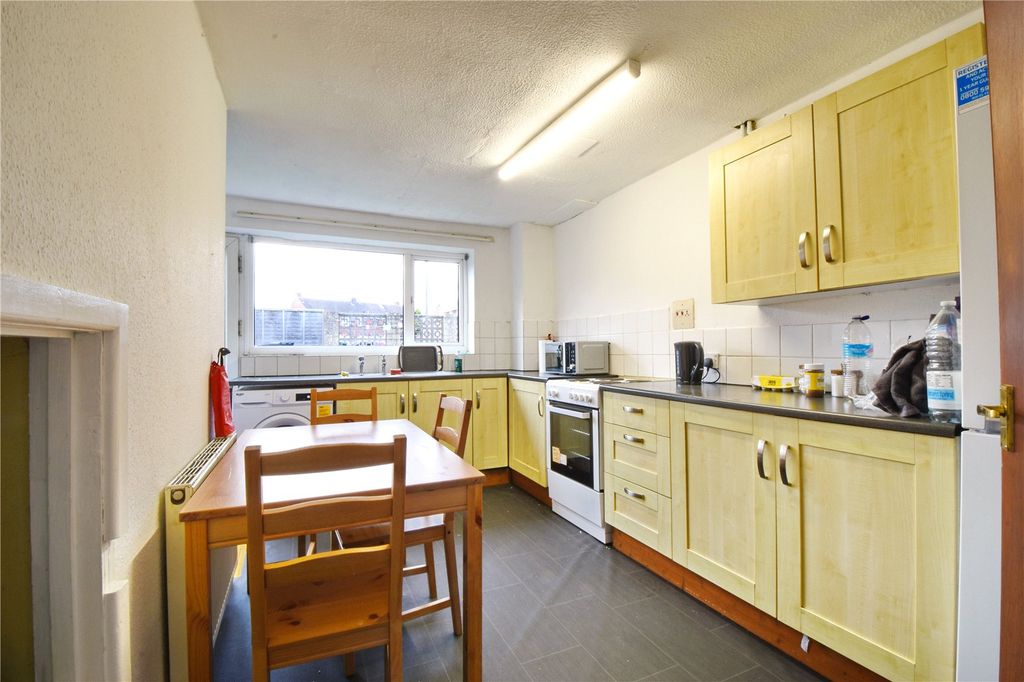 Property photo 3 of 7 Picture No. 14