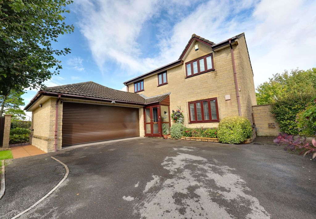 Property photo 1 of 33