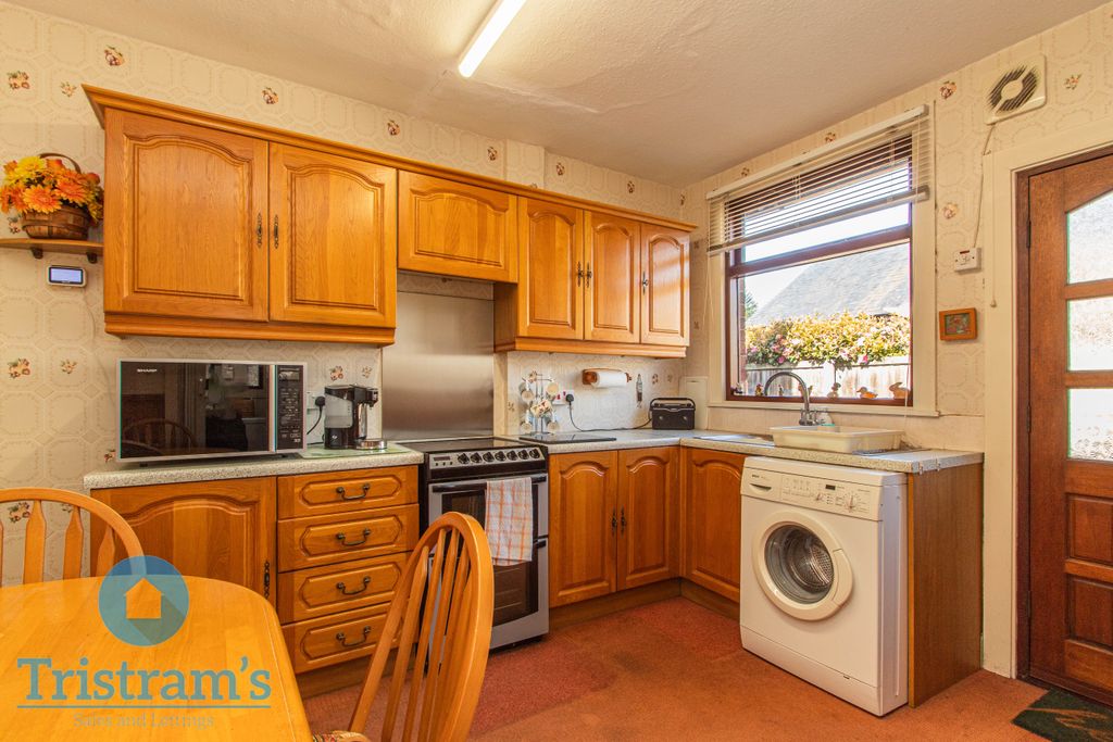 Property photo 3 of 23