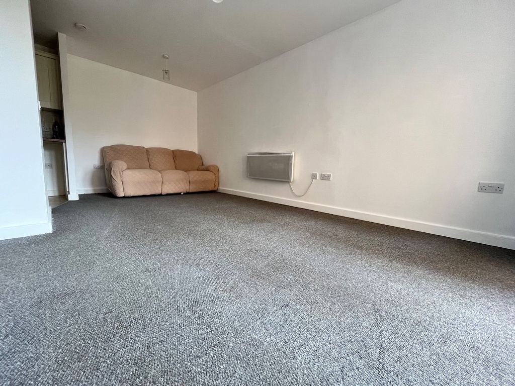 Property photo 3 of 7 4432495
