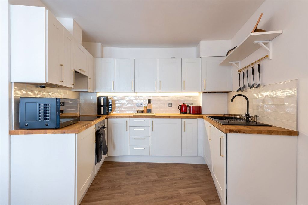 Property photo 3 of 22 Kitchen