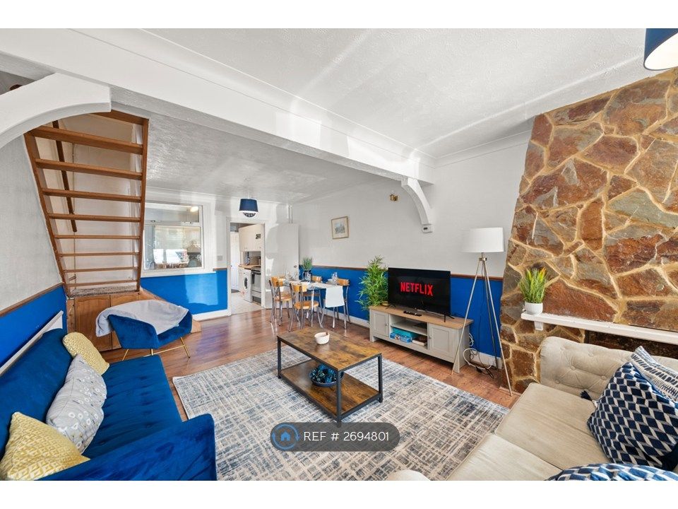 Property photo 2 of 26
