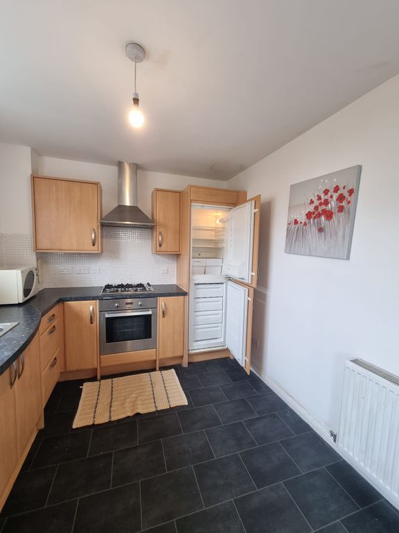 Property photo 2 of 11 Kitchen