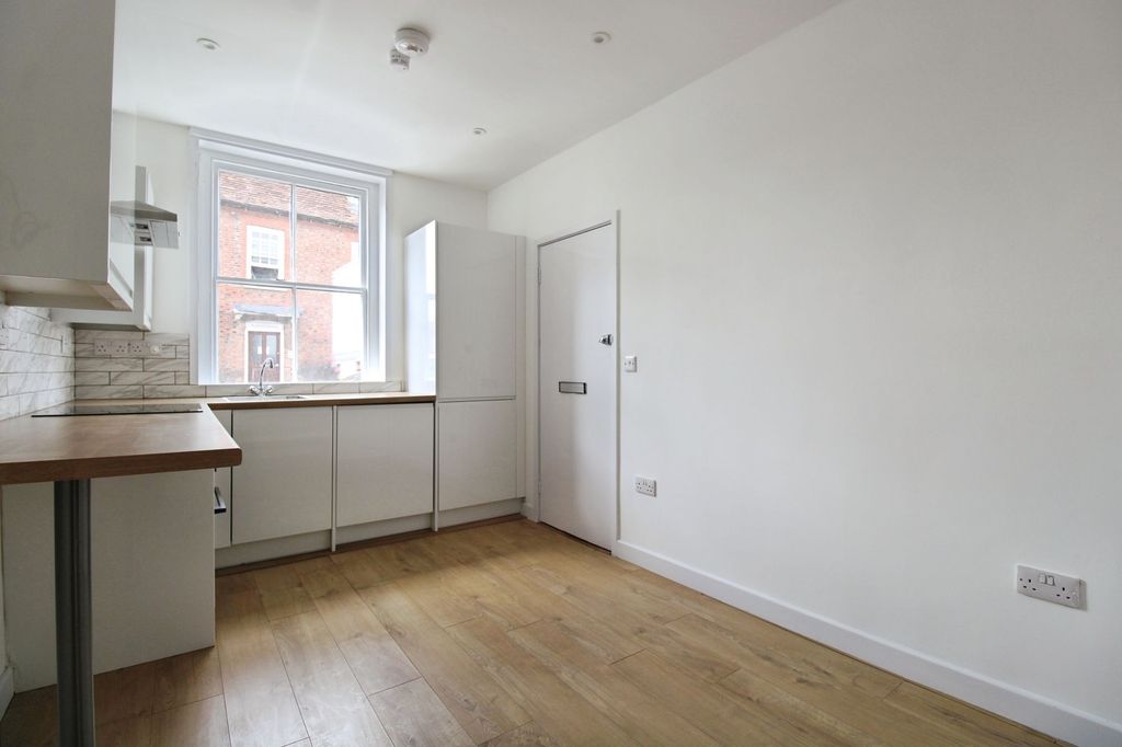 Property photo 3 of 8 Living Space/Kitchen