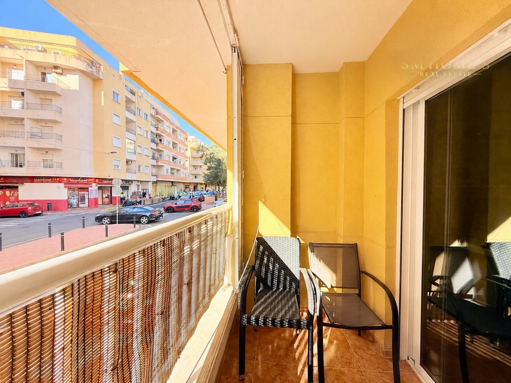 Property photo 1 of 29 Spectacular 2-Bedroom Apartment With A Spacious Terrace In Edificio Estoril II, Torrevieja