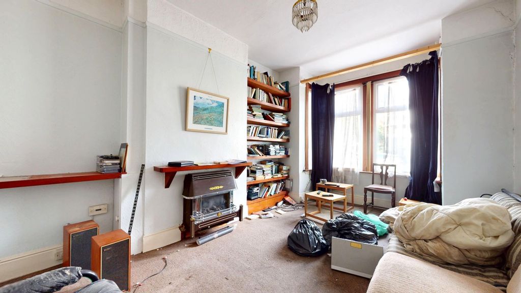 Property photo 2 of 11