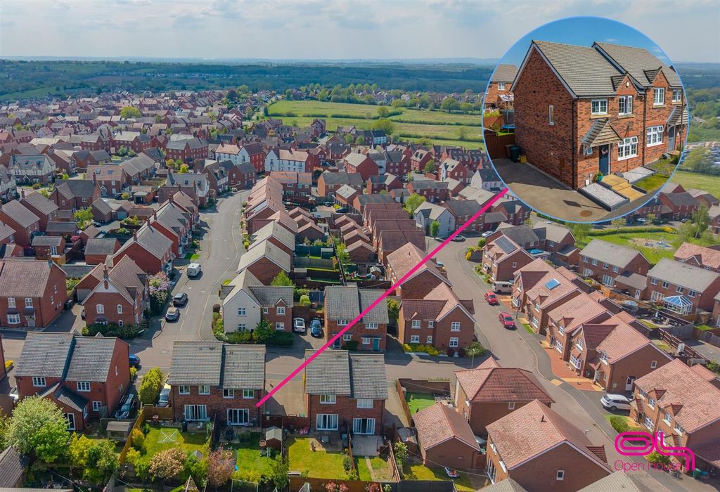 Property photo 2 of 26 Ashford Way, Church Gresley (9).Jpg