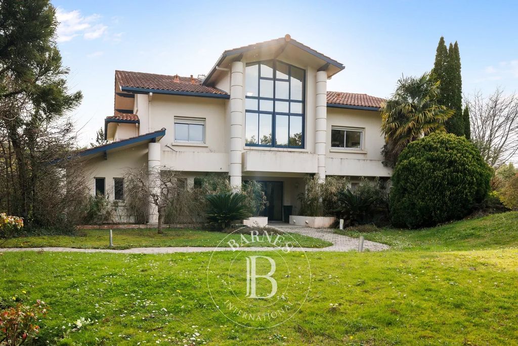 Property photo 3 of 23