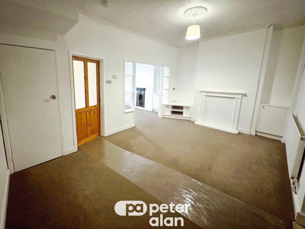 Property photo 3 of 12 Image