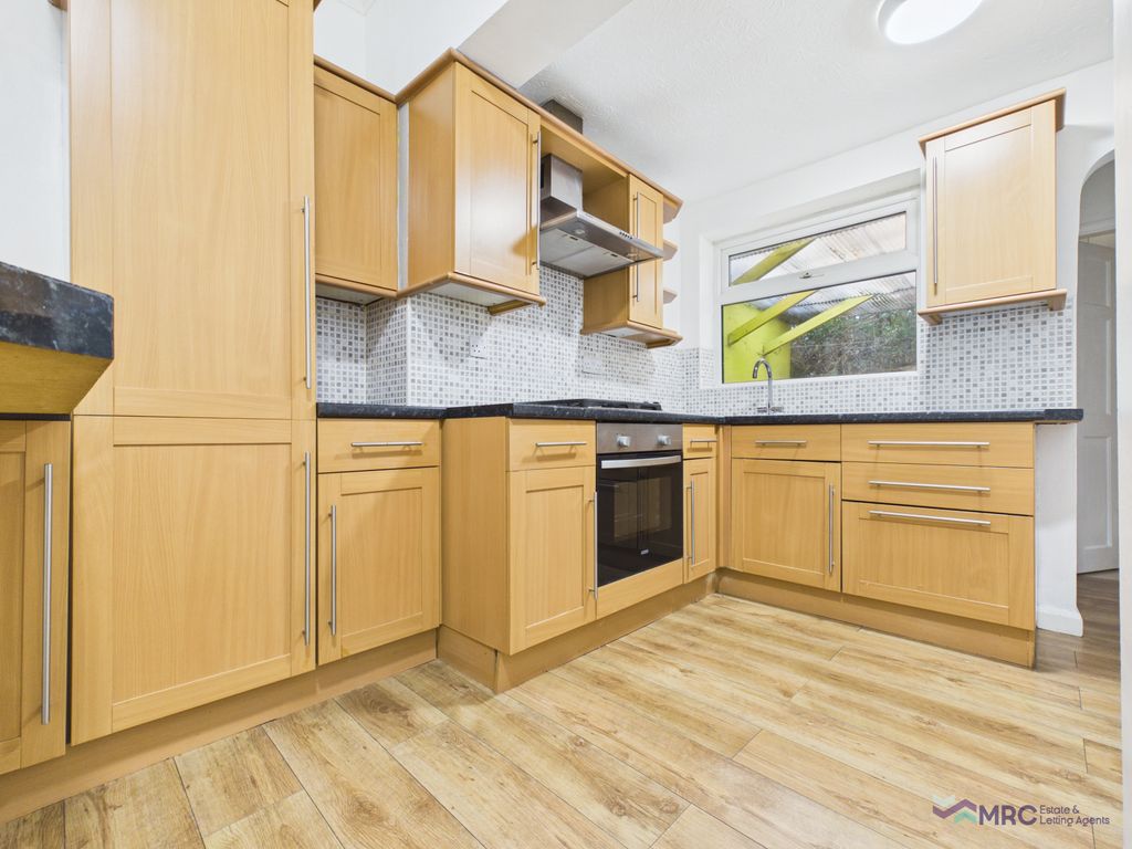 Property photo 2 of 17 Cam04739G0-Pr0303-Still007
