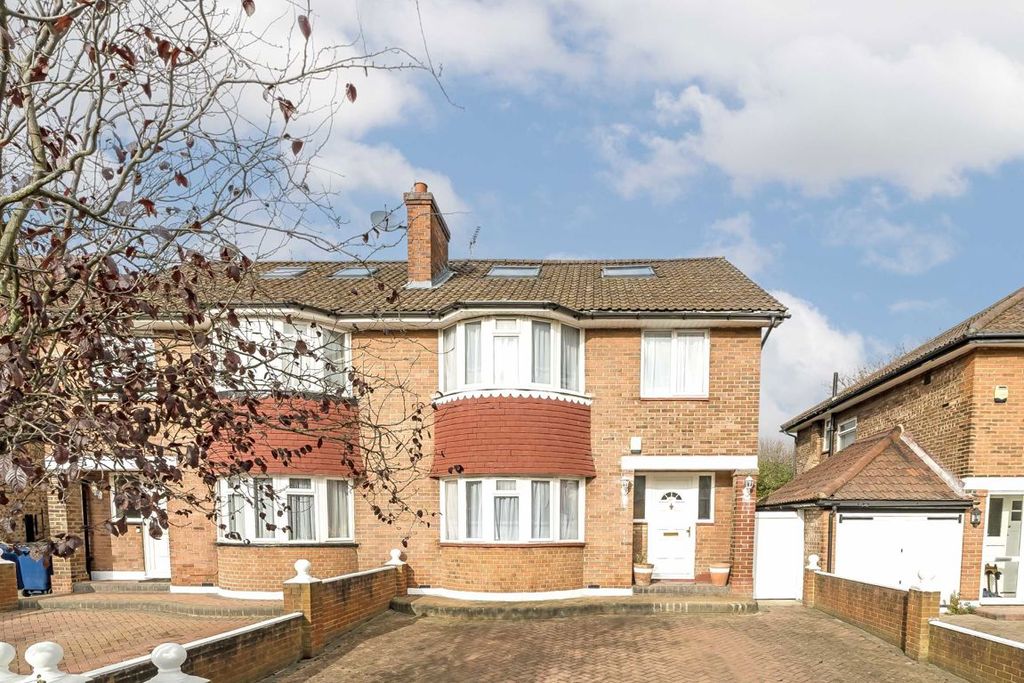 Property photo 1 of 6