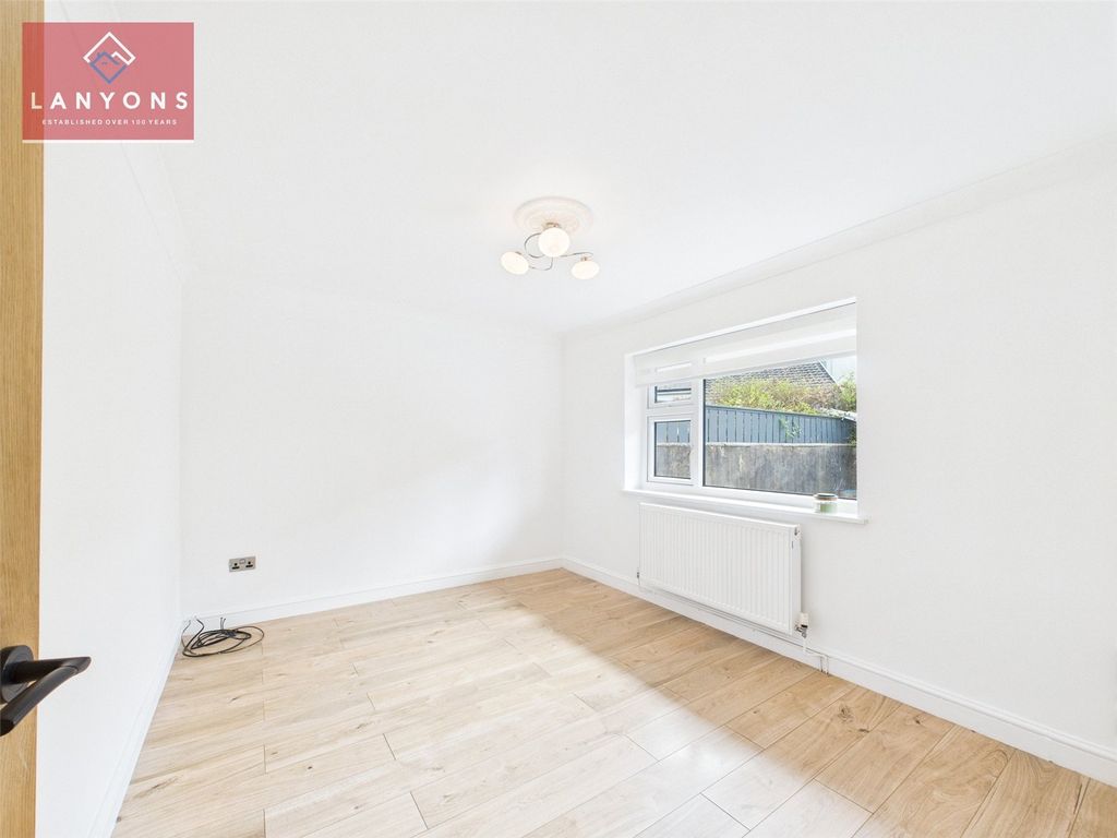 Property photo 3 of 22 Picture No. 12